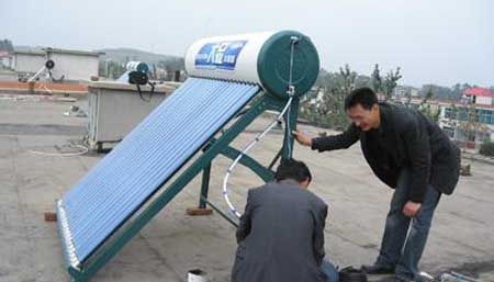太阳能热水器的工作原理图解与结构图解